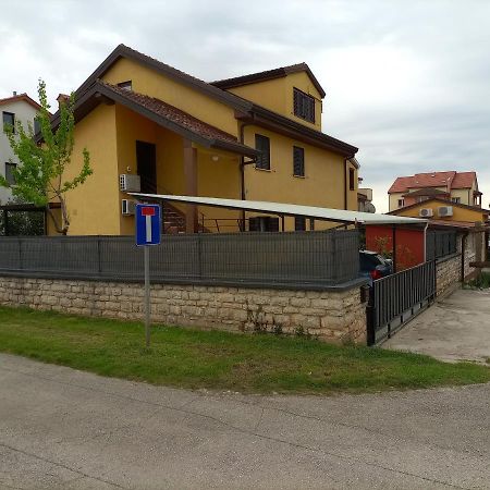 Apartments Ingrid Novigrad  Екстер'єр фото