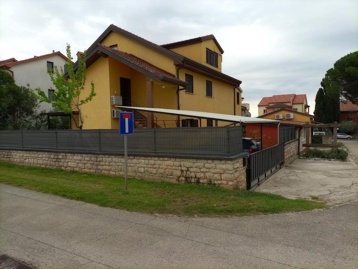 Apartments Ingrid Novigrad  Екстер'єр фото