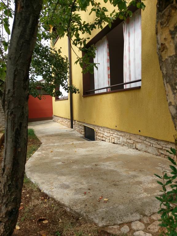 Apartments Ingrid Novigrad  Екстер'єр фото